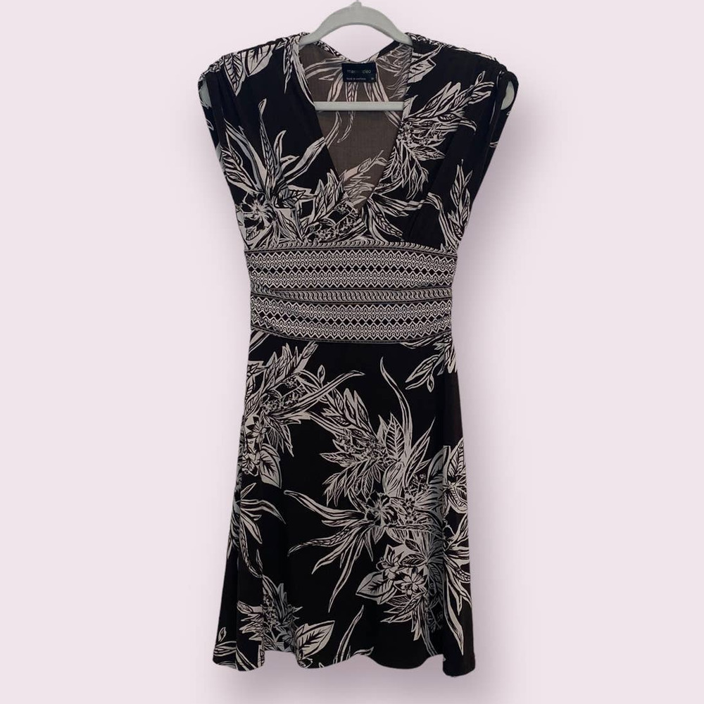 Max & Cleo Tropical Print‎ Knee Length Dress